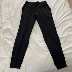 Lululemon black front pockets joggers